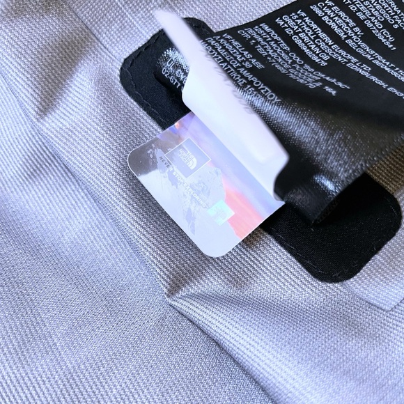 The North Face Women’s Plus Dryzzle FUTURELIGHT Black Parka - Picture 9 of 9